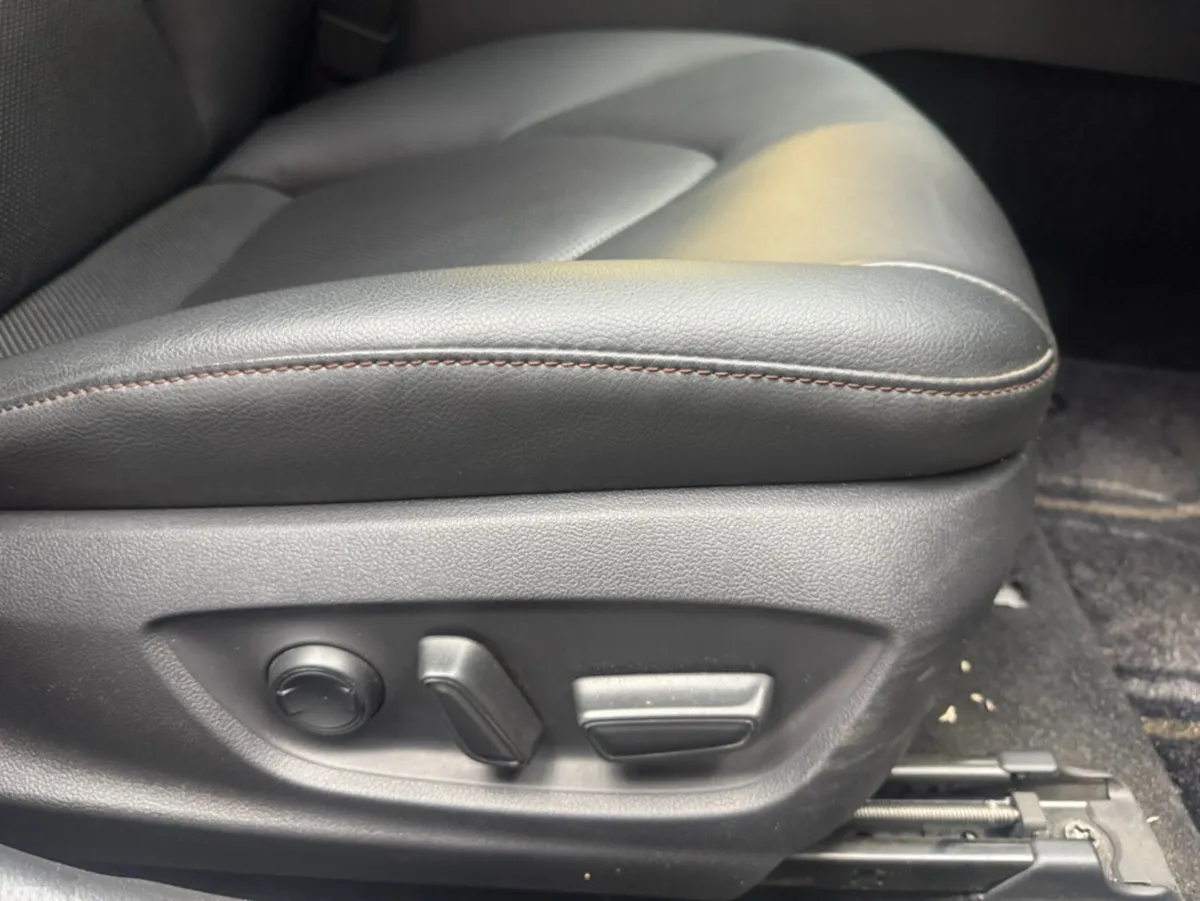 Toyota Camry Saloon, Petrol Hybrid, 2018, Silver