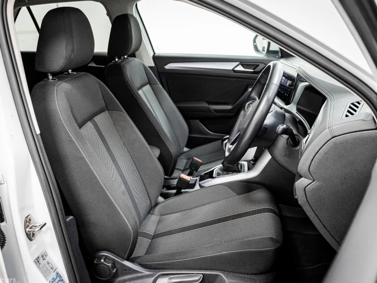 Volkswagen T-Roc MPV, Diesel, 2025, White