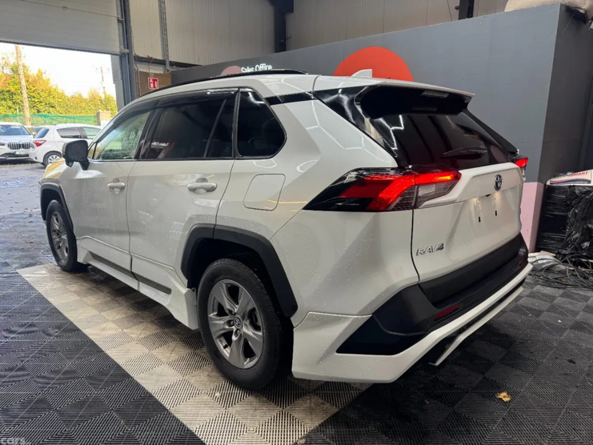 Toyota RAV4 SUV, Petrol Hybrid, 2023, White