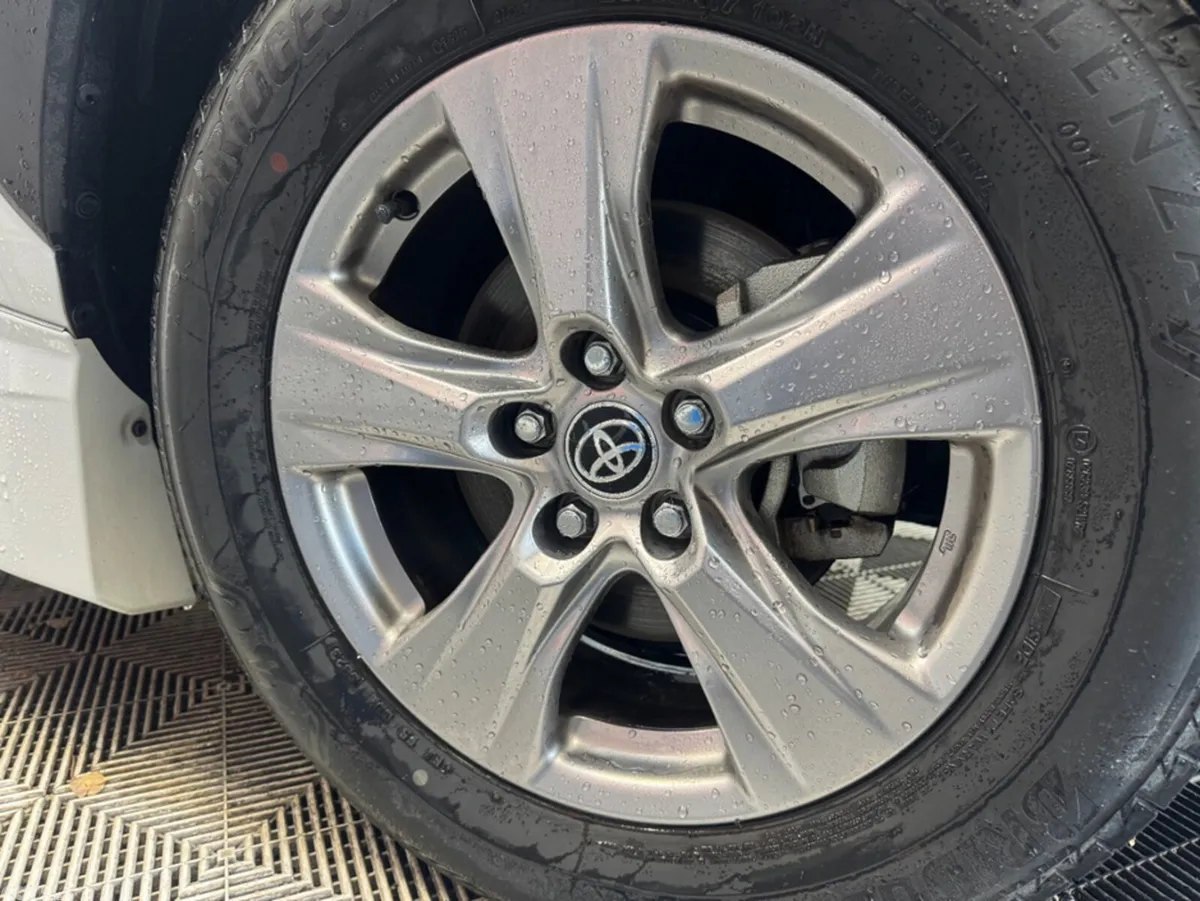 Toyota RAV4 SUV, Petrol Hybrid, 2023, White
