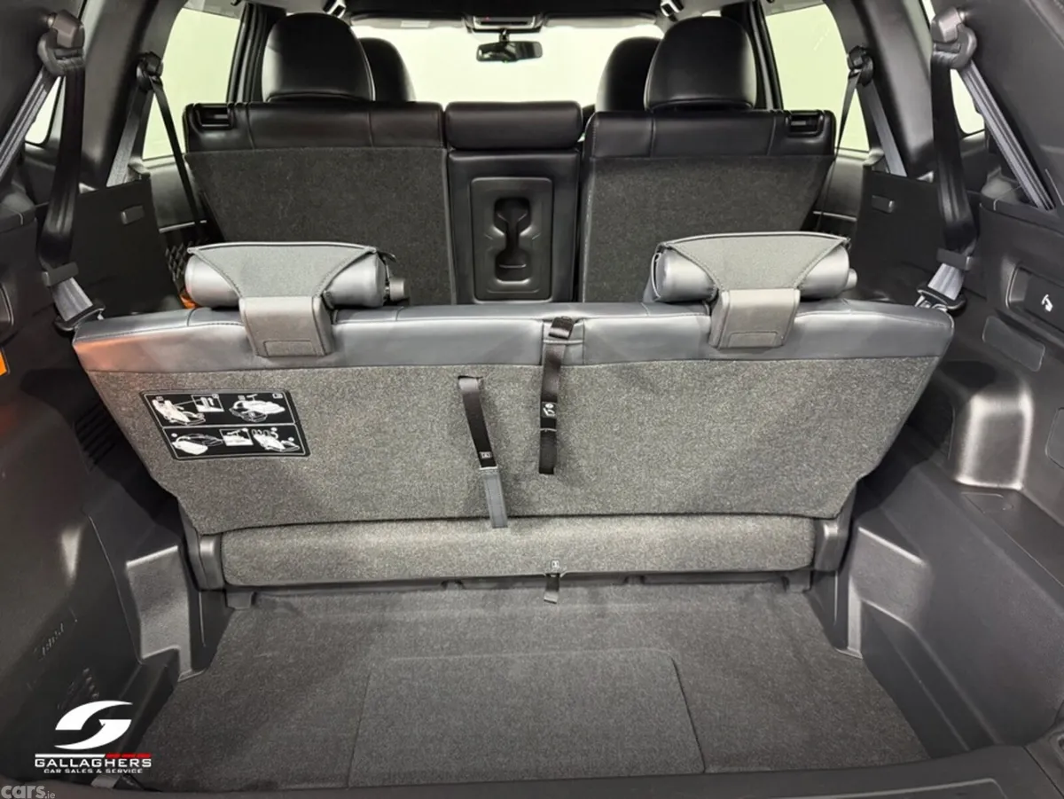 Mitsubishi Outlander SUV, Petrol Plug-in Hybrid, 2023, White