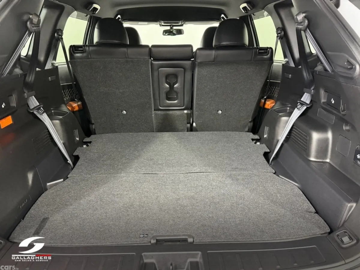Mitsubishi Outlander SUV, Petrol Plug-in Hybrid, 2023, White