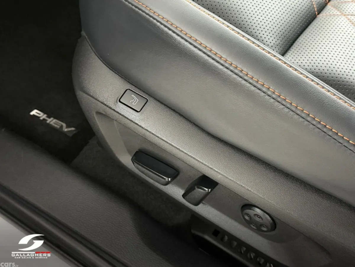Mitsubishi Outlander SUV, Petrol Plug-in Hybrid, 2023, White