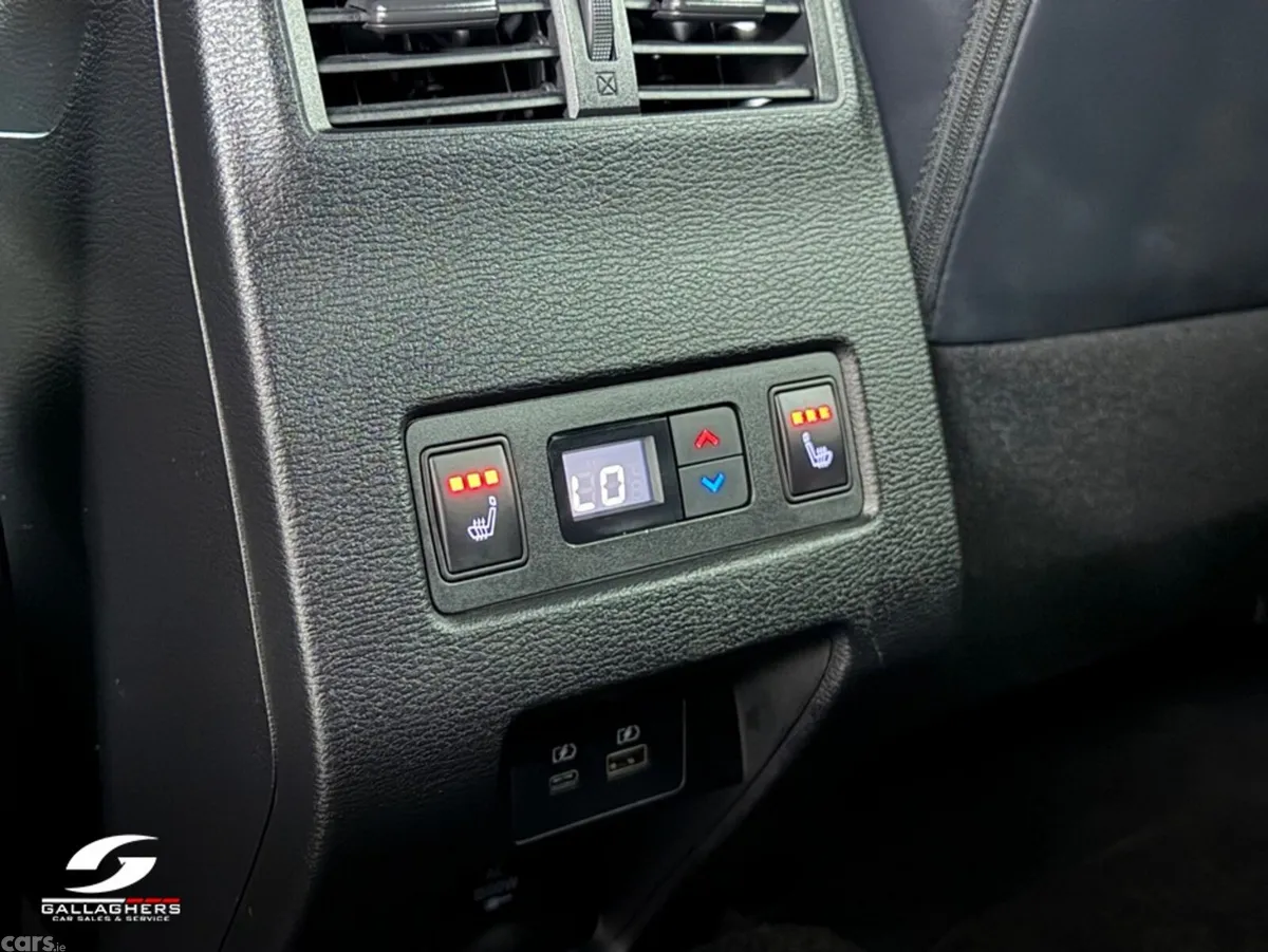 Mitsubishi Outlander SUV, Petrol Plug-in Hybrid, 2023, White