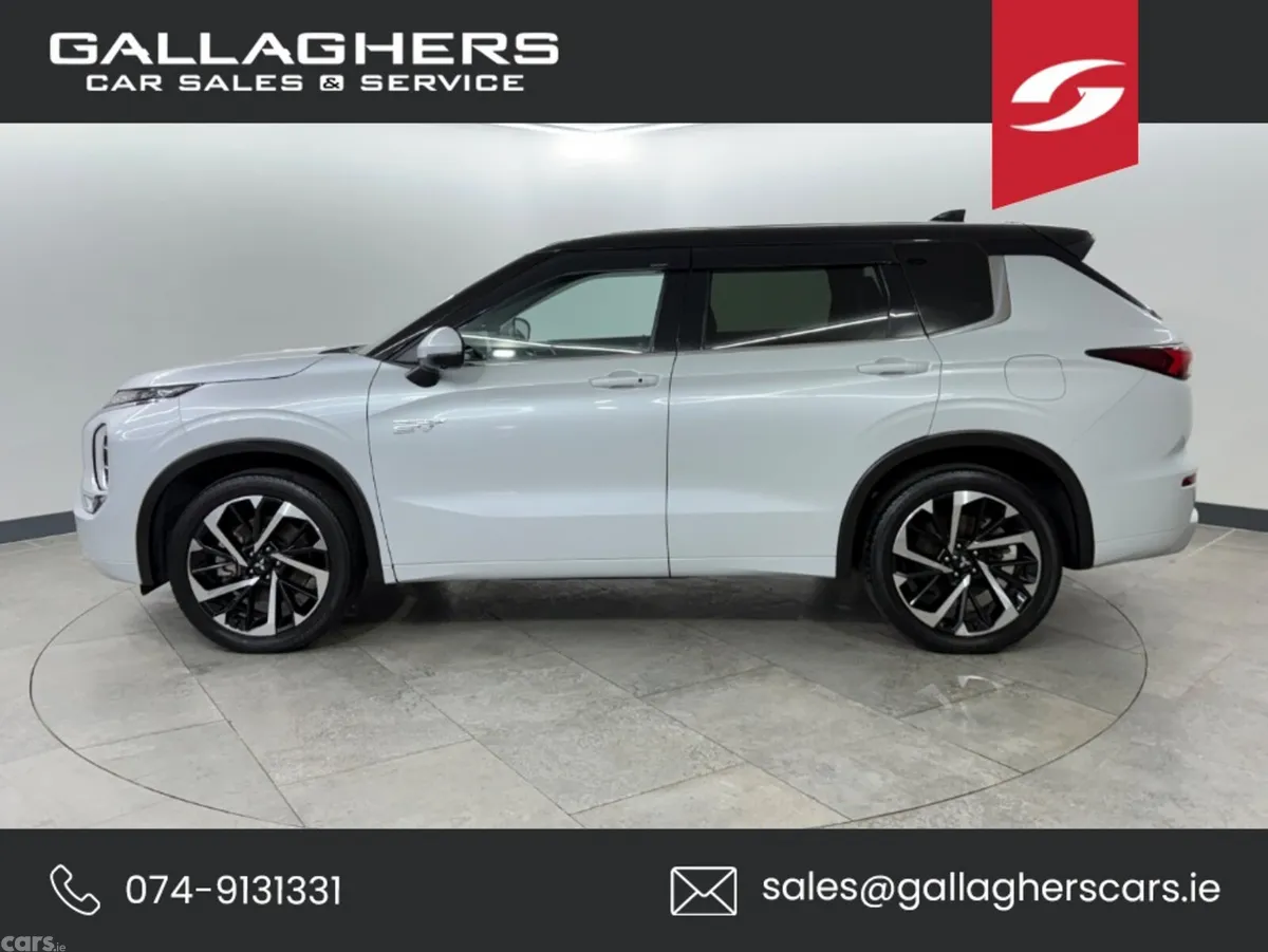 Mitsubishi Outlander SUV, Petrol Plug-in Hybrid, 2023, White