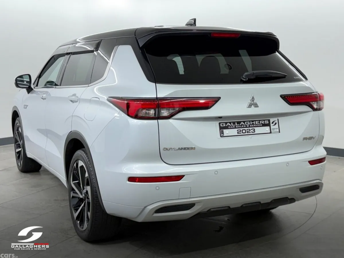 Mitsubishi Outlander SUV, Petrol Plug-in Hybrid, 2023, White