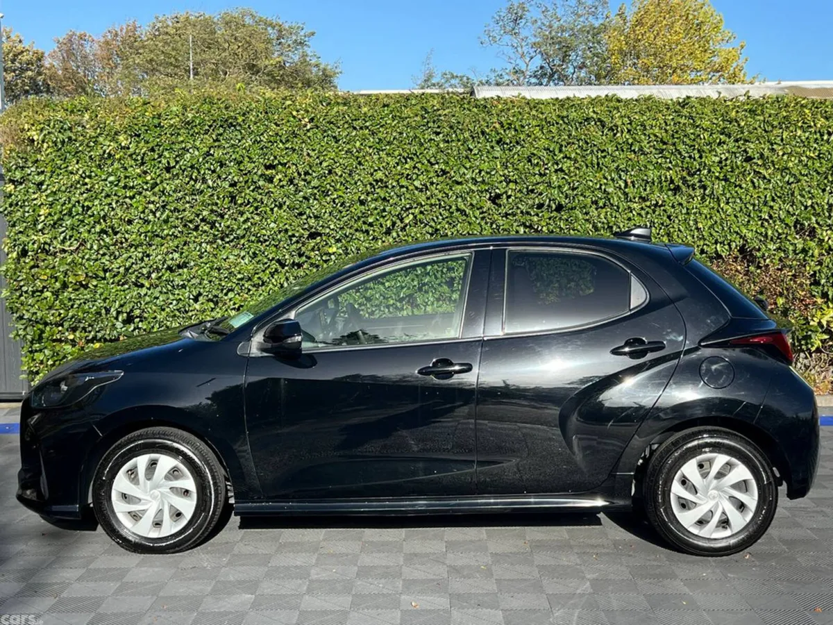 Toyota Yaris Hatchback, Petrol, 2020, Black