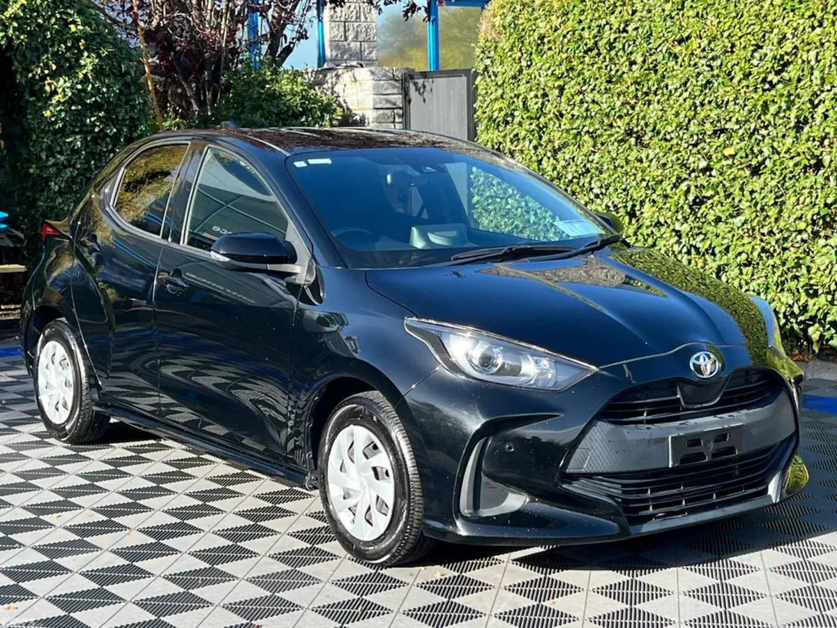 Toyota Yaris Hatchback, Petrol, 2020, Black