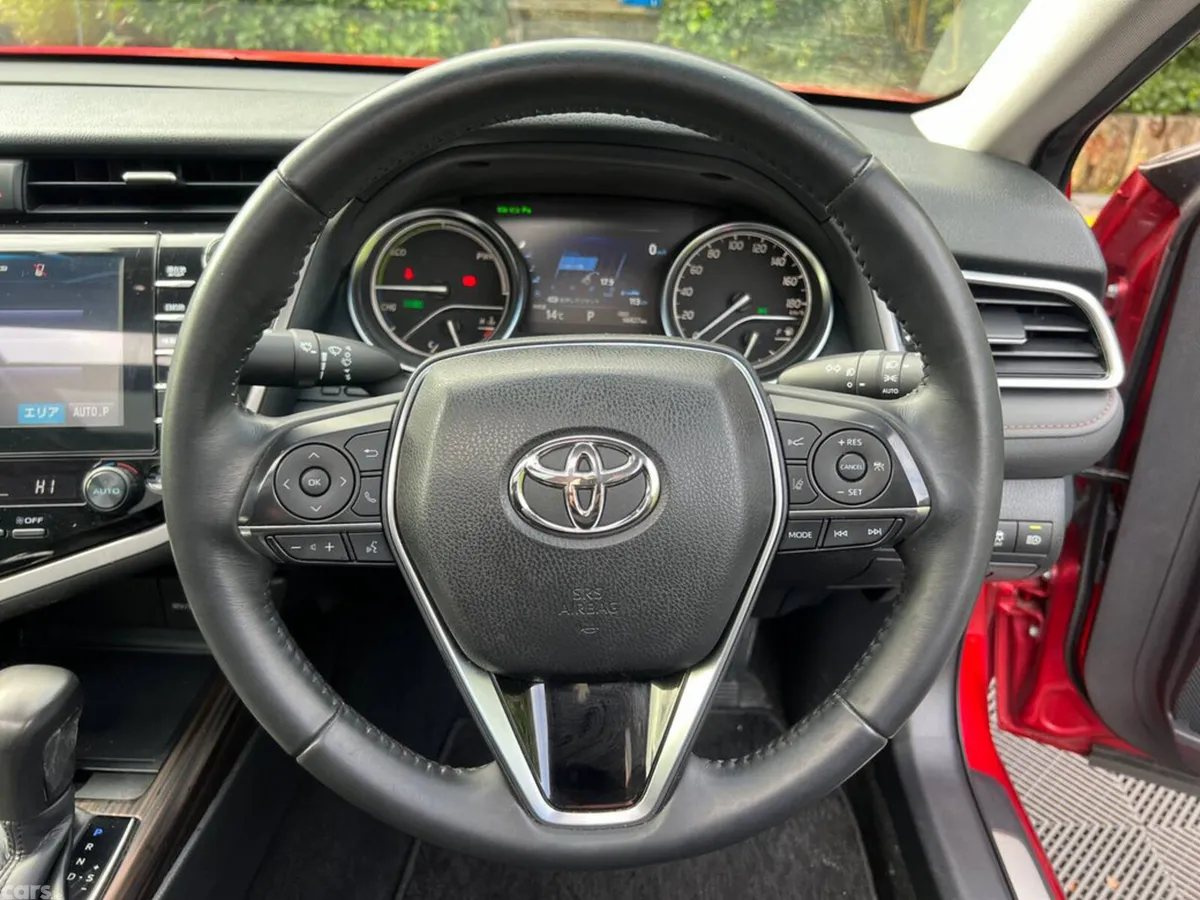 Toyota Camry Saloon, Petrol Hybrid, 2018, Red