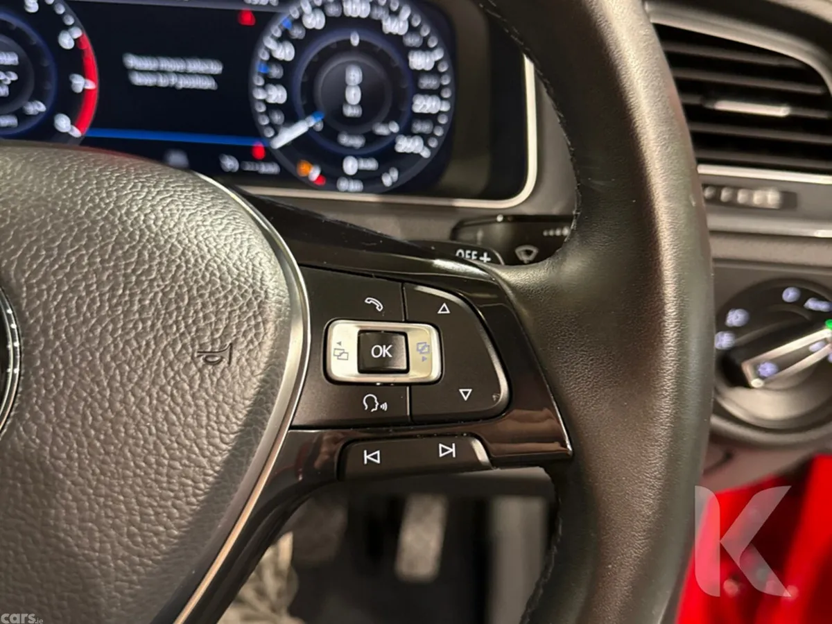 Volkswagen Golf Hatchback, Petrol, 2018, Red