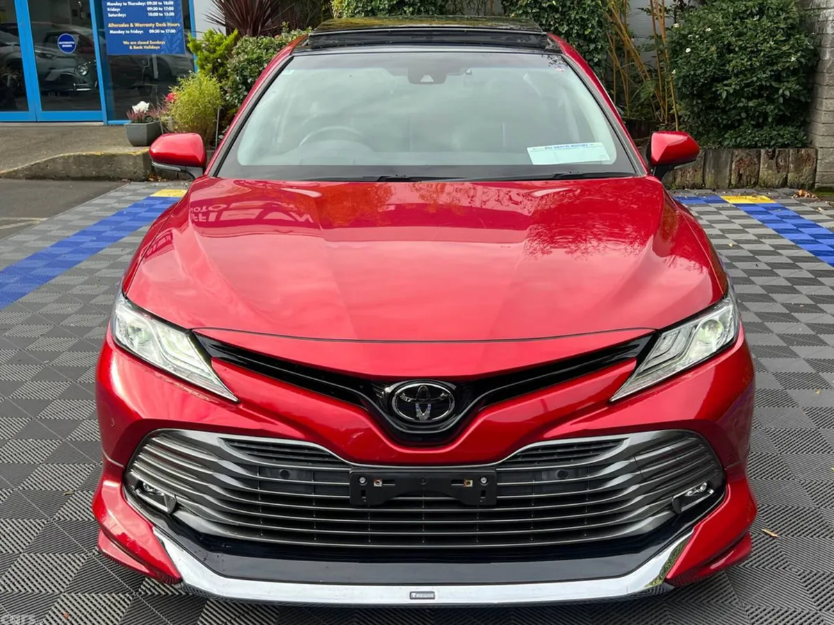 Toyota Camry Saloon, Petrol Hybrid, 2018, Red