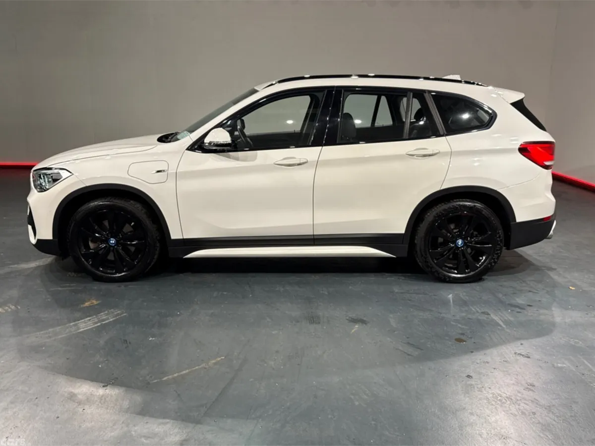 BMW X1 SUV, Petrol Plug-in Hybrid, 2022, White
