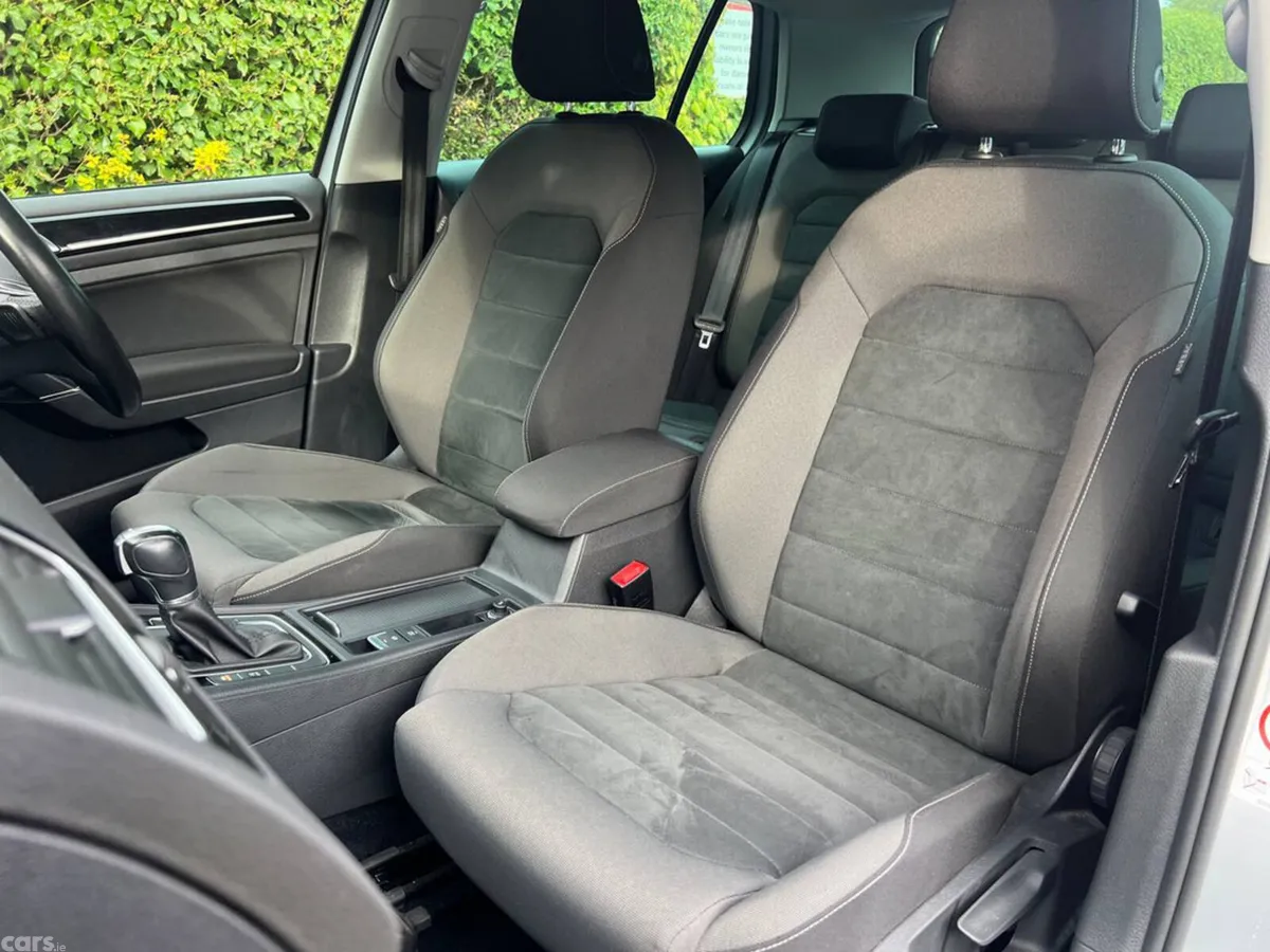 Volkswagen Golf Hatchback, Petrol, 2018, Grey