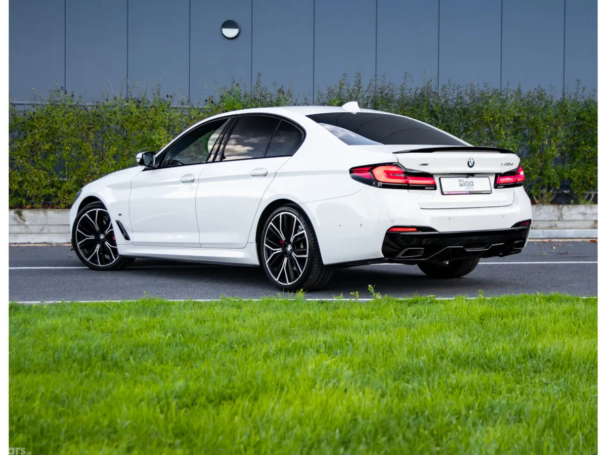 BMW 5-Series Saloon, Diesel Hybrid, 2020, White
