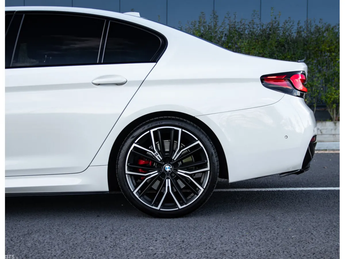 BMW 5-Series Saloon, Diesel Hybrid, 2020, White