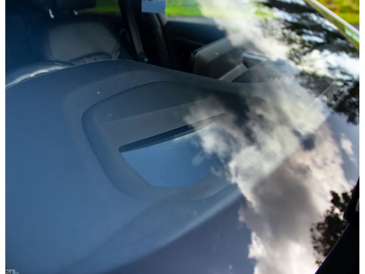 BMW 5-Series Saloon, Diesel Hybrid, 2020, White
