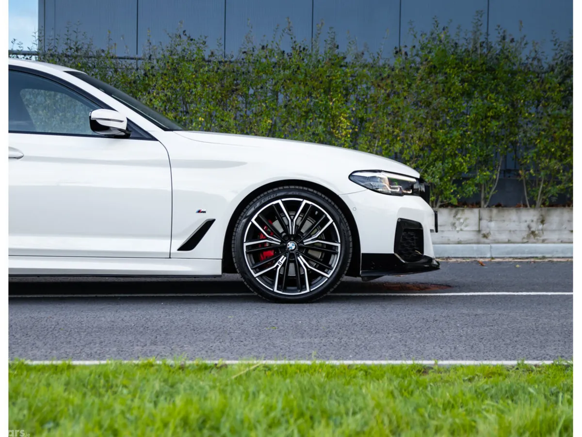 BMW 5-Series Saloon, Diesel Hybrid, 2020, White