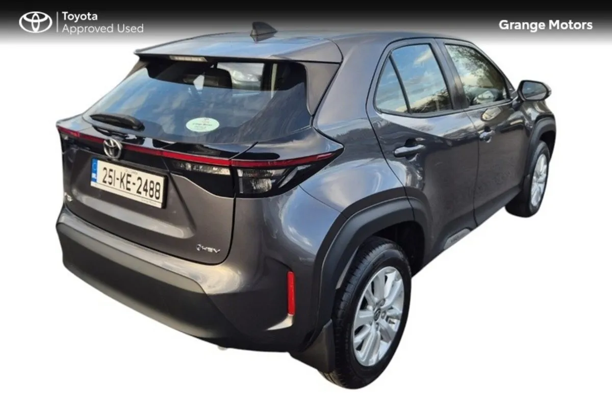 Toyota Yaris Cross Hatchback, Petrol Hybrid, 2025, Grey