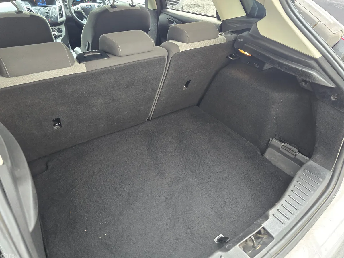 Ford Focus Hatchback, Diesel, 2012, Silver