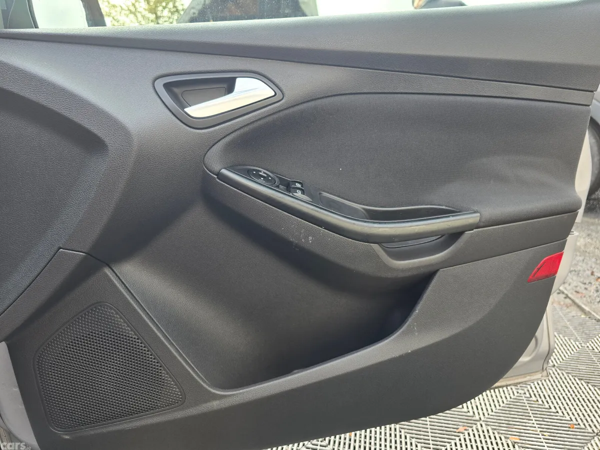 Ford Focus Hatchback, Diesel, 2012, Silver