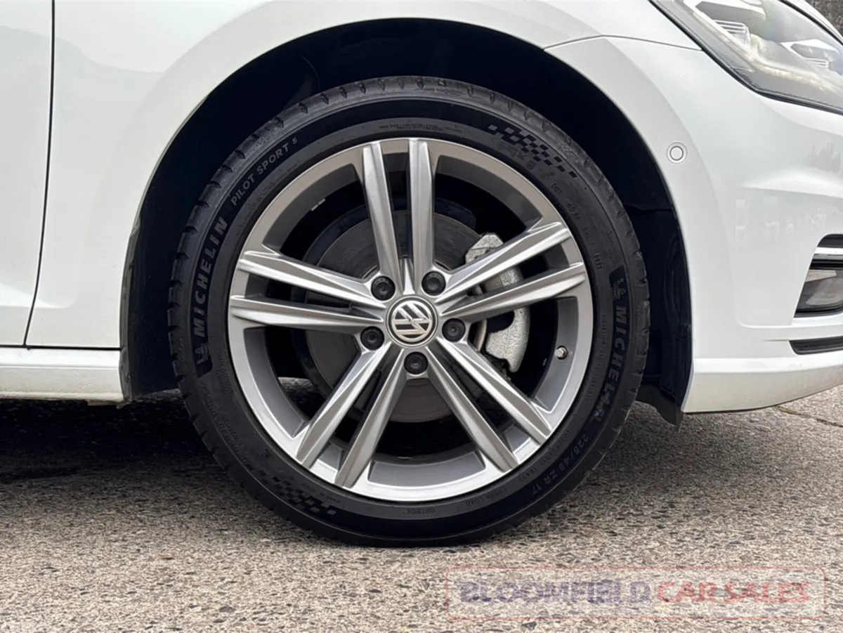 Volkswagen Golf Hatchback, Petrol, 2019, White
