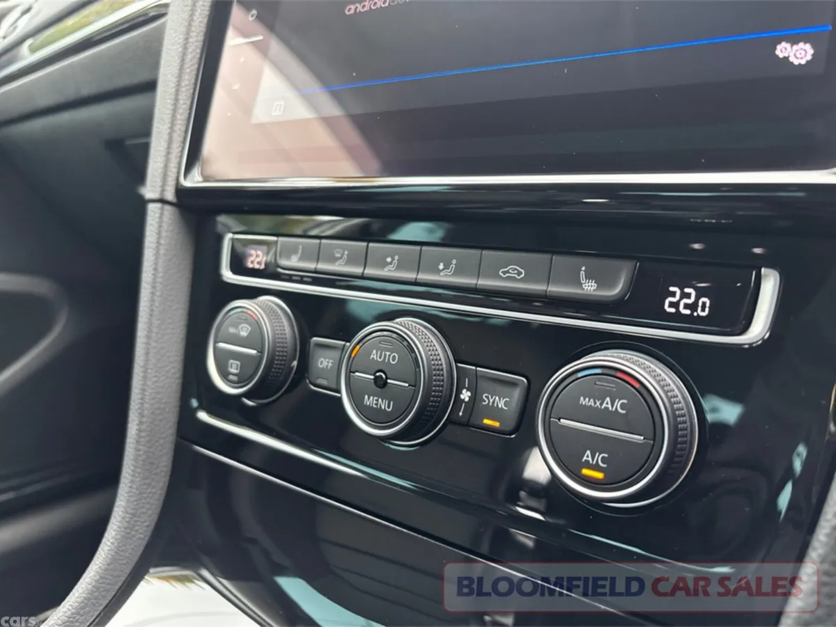 Volkswagen Golf Hatchback, Petrol, 2019, White
