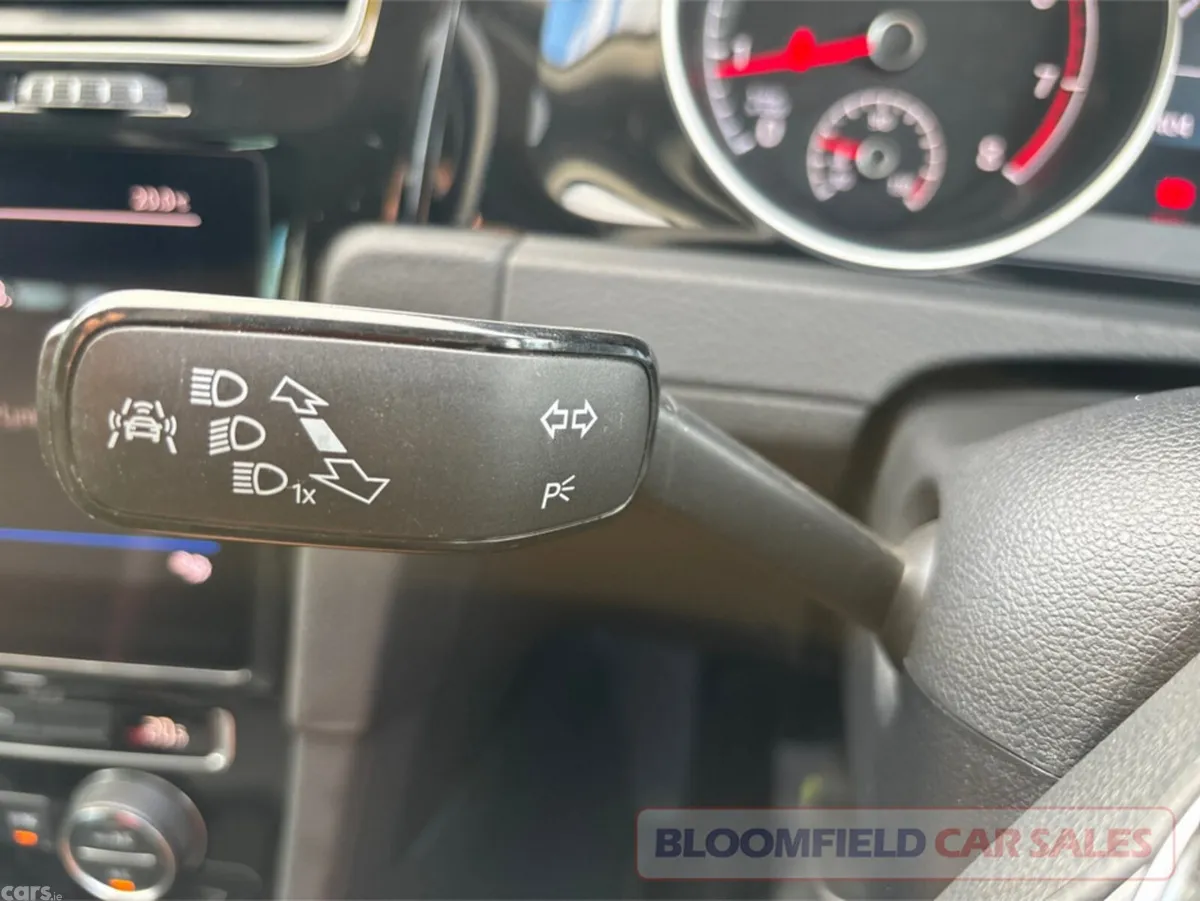 Volkswagen Golf Hatchback, Petrol, 2017, White