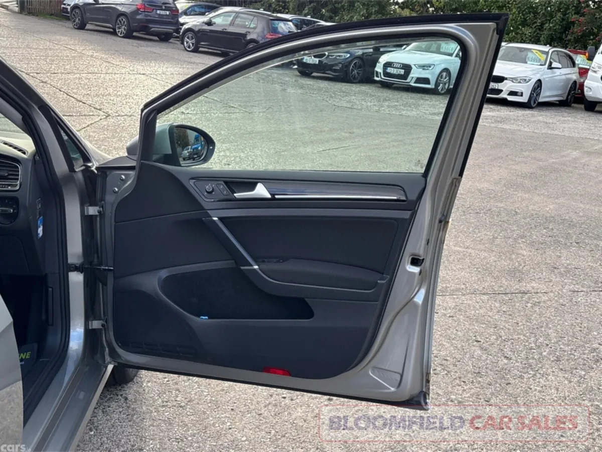 Volkswagen Golf Hatchback, Petrol, 2017, White
