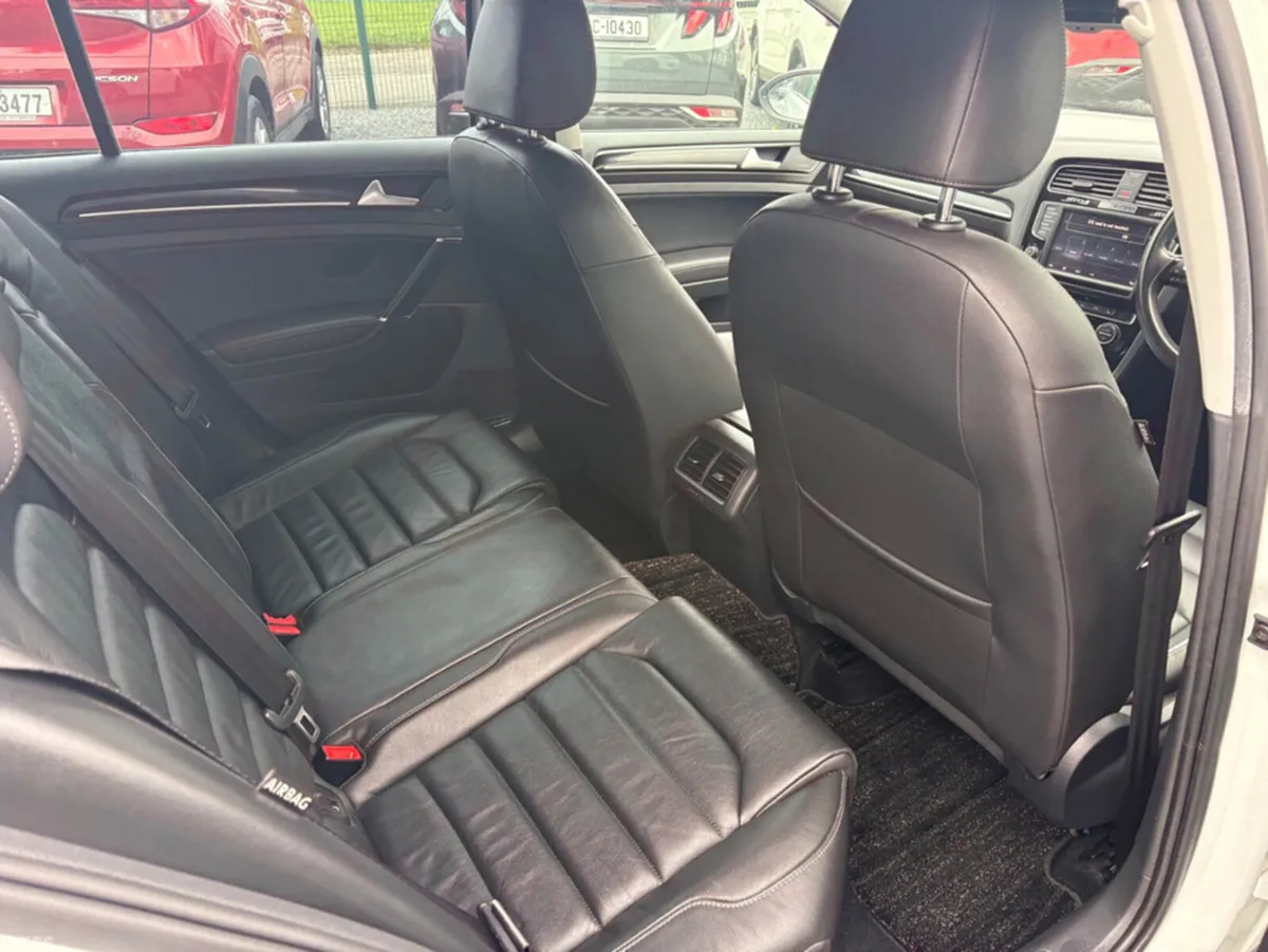 Volkswagen Golf Hatchback, Petrol, 2014, White