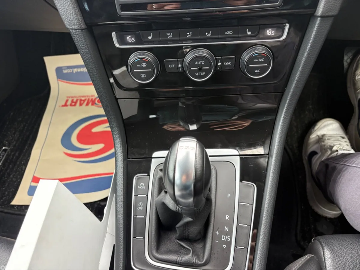 Volkswagen Golf Hatchback, Petrol, 2014, White