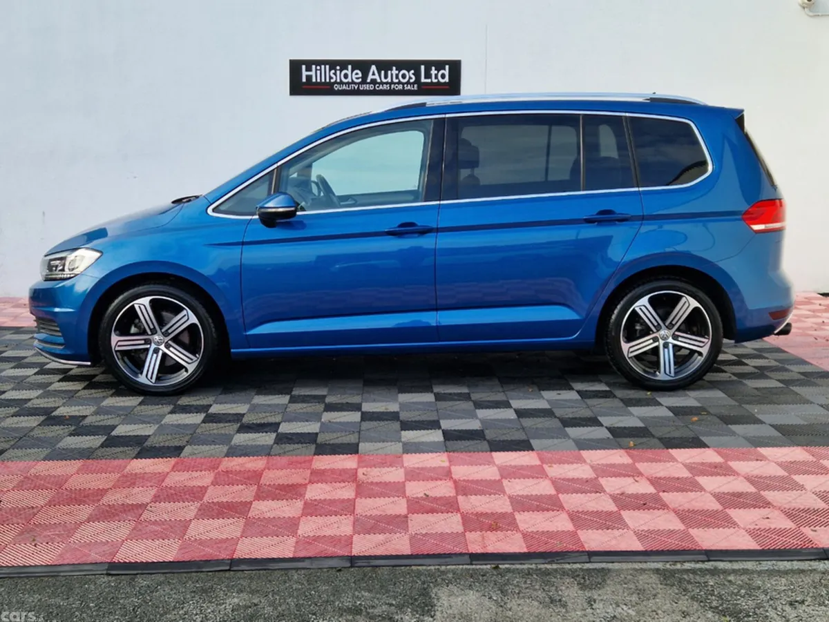 Volkswagen Touran SUV, Petrol, 2017, Blue
