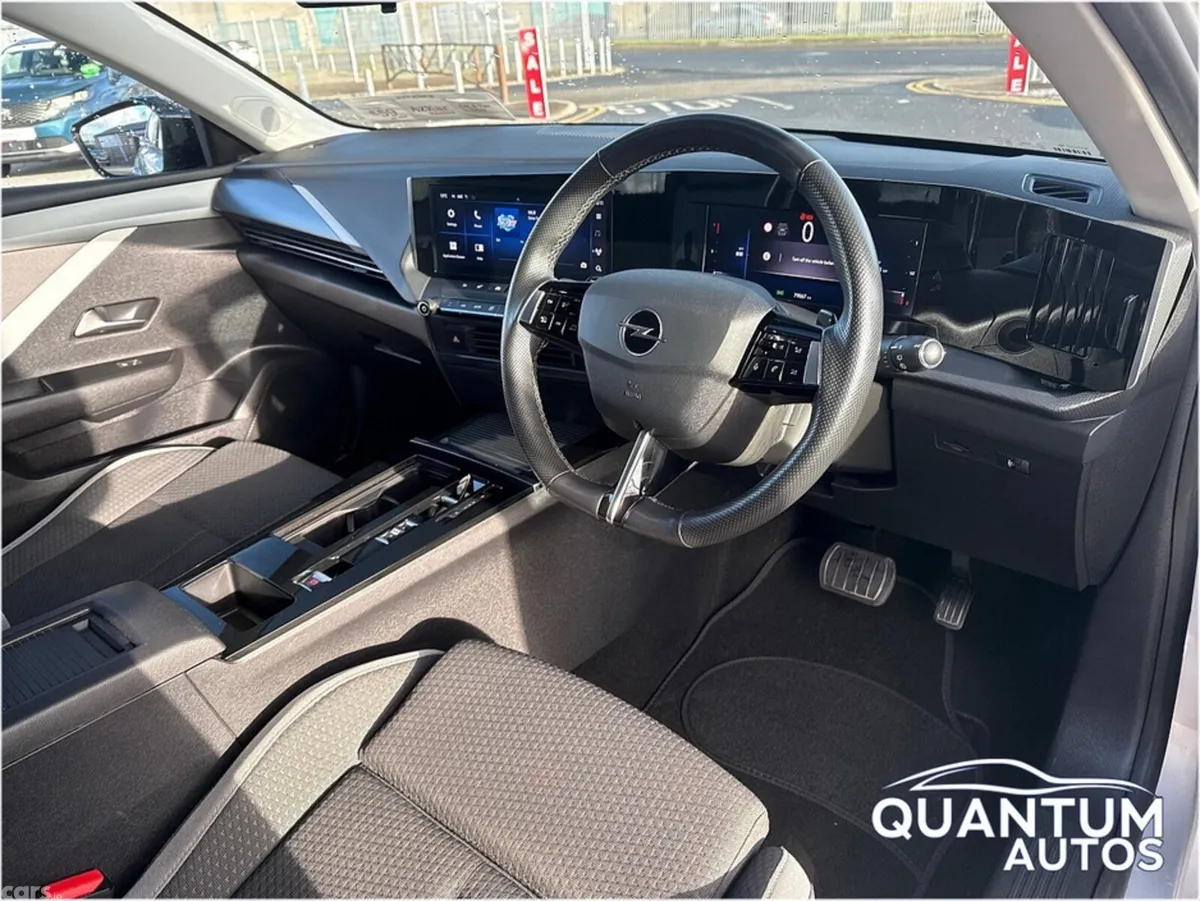 Opel Astra Hatchback, Diesel, 2024, Grey