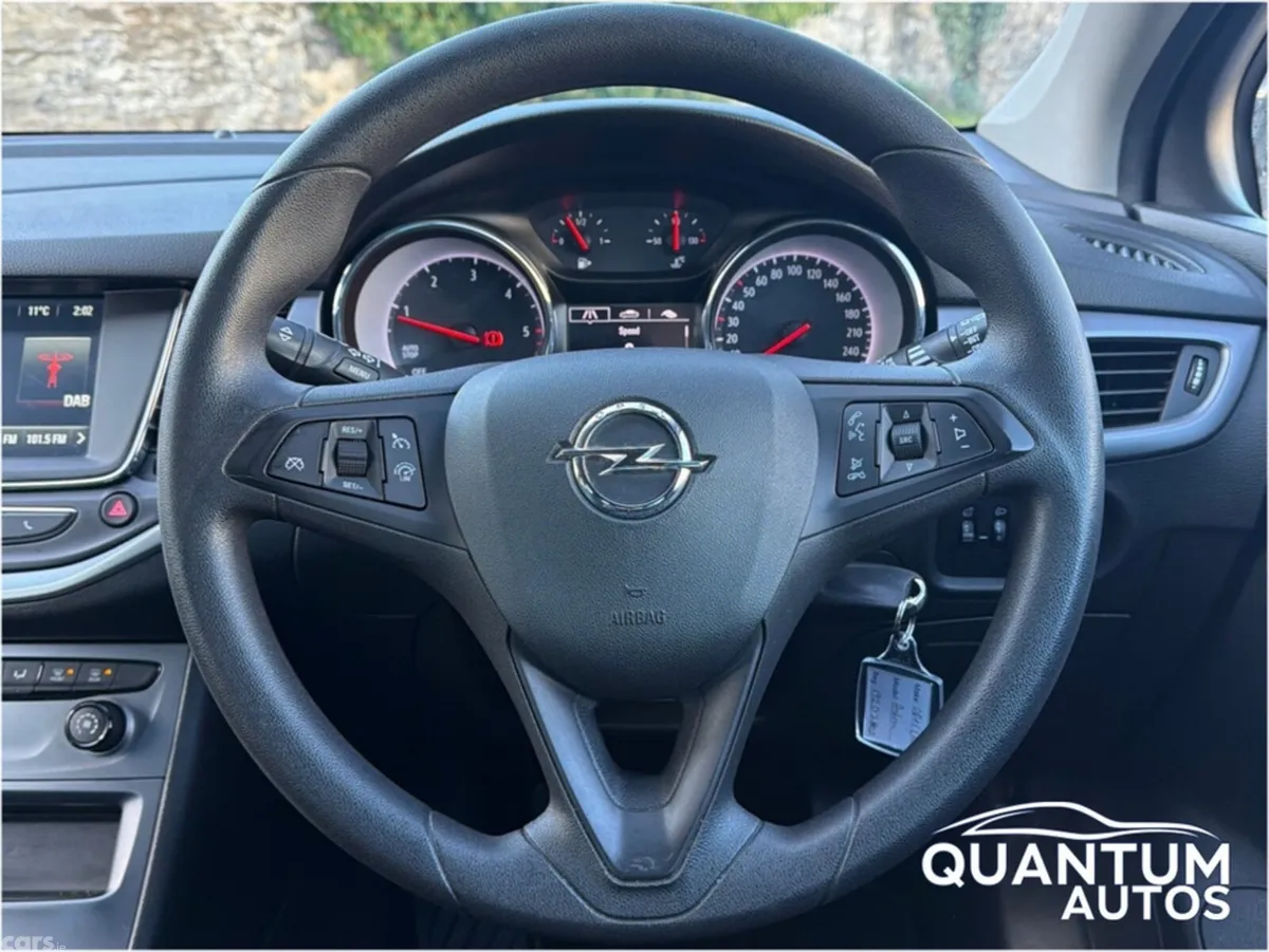 Opel Astra Hatchback, Diesel, 2019, Red