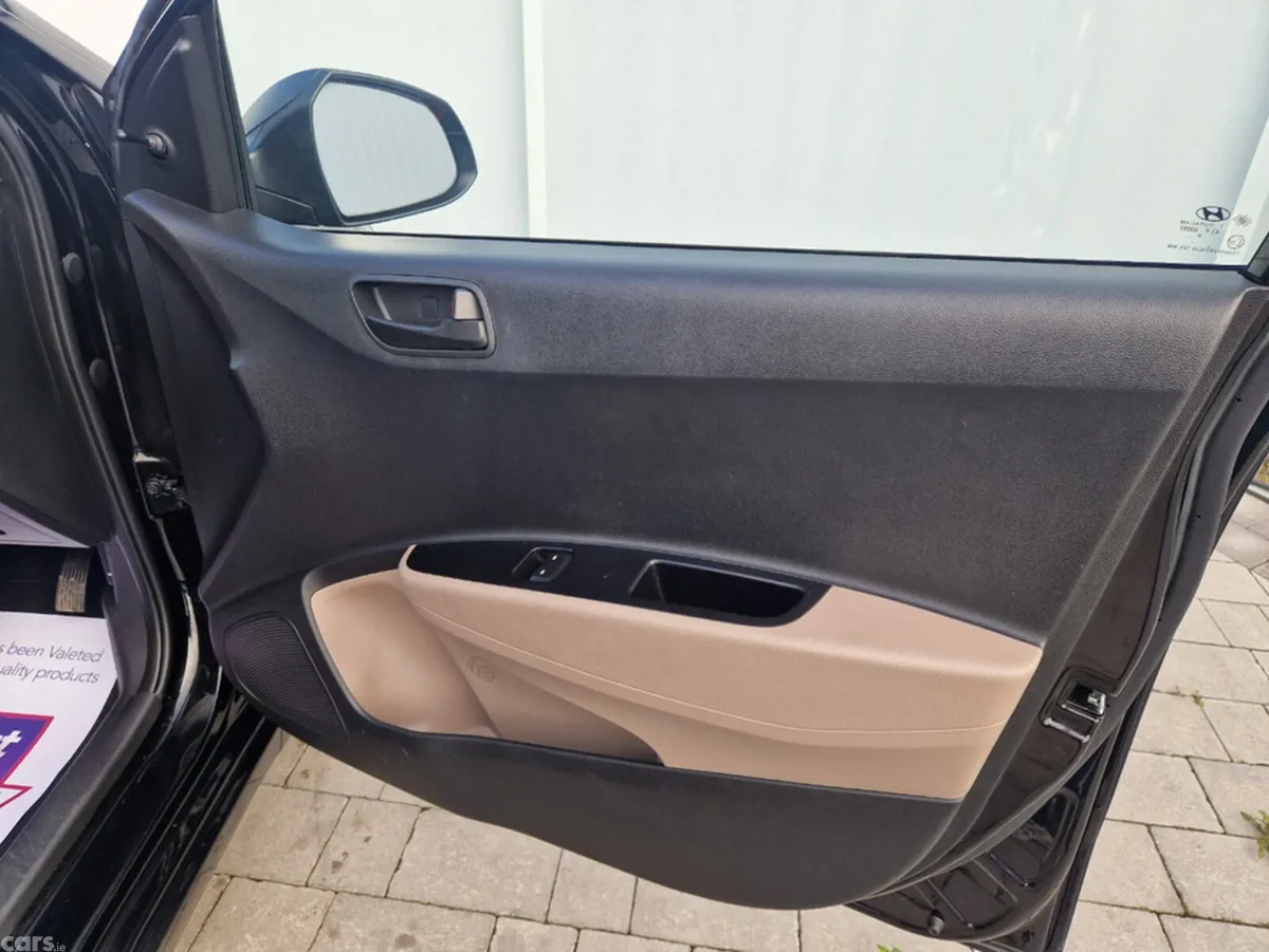 Hyundai i10 Hatchback, Petrol, 2017, Black