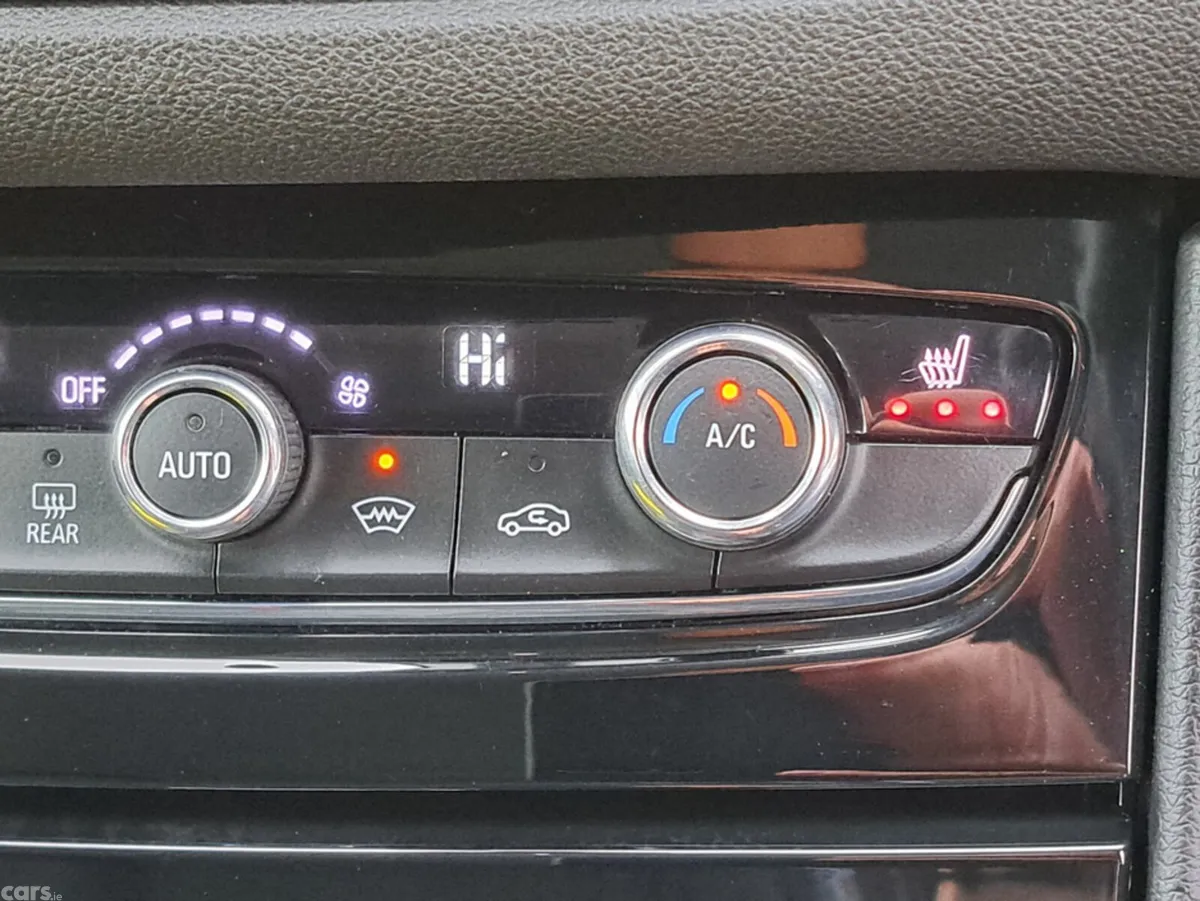 Opel Grandland SUV, Petrol, 2022, Red
