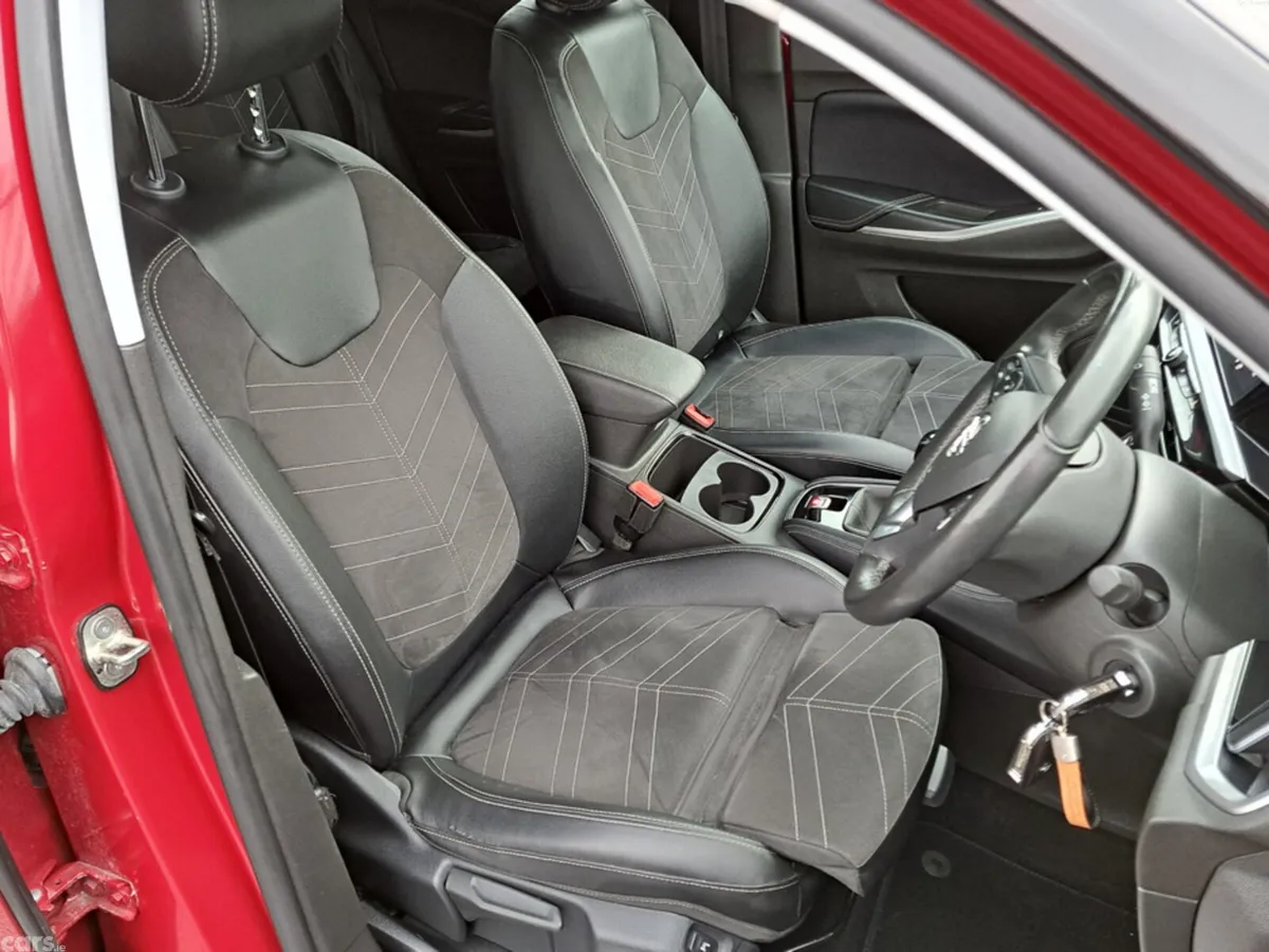 Opel Grandland SUV, Petrol, 2022, Red