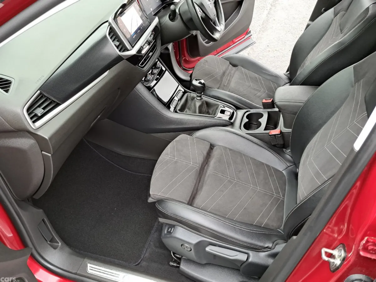 Opel Grandland SUV, Petrol, 2022, Red