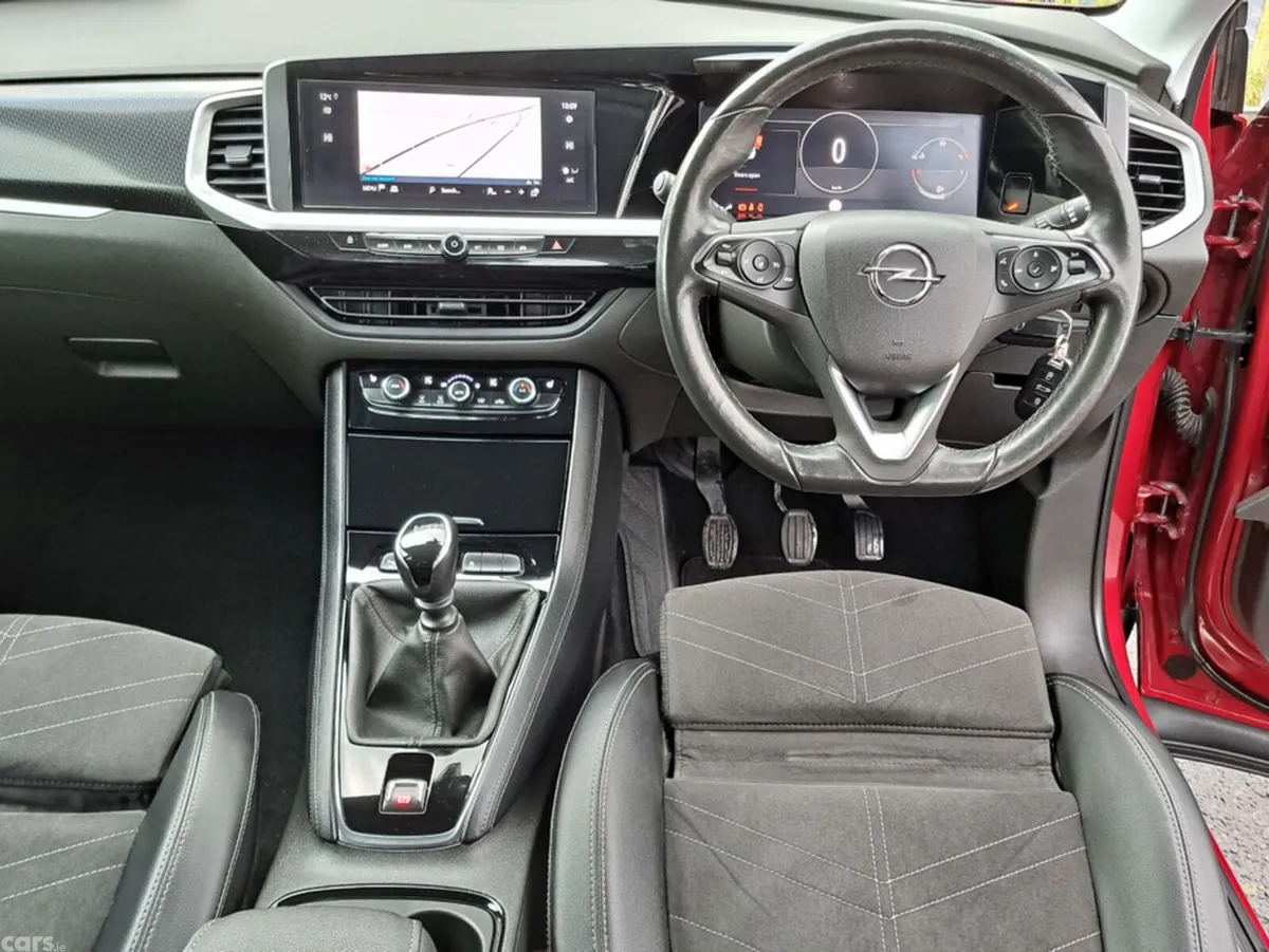 Opel Grandland SUV, Petrol, 2022, Red