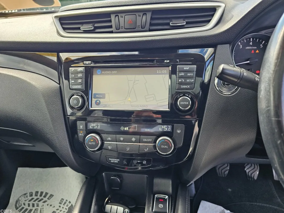 Nissan Qashqai MPV, Petrol, 2017, Black