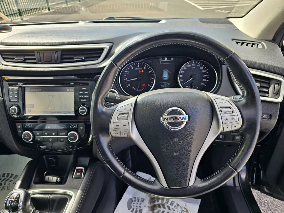 Nissan Qashqai MPV, Petrol, 2017, Black