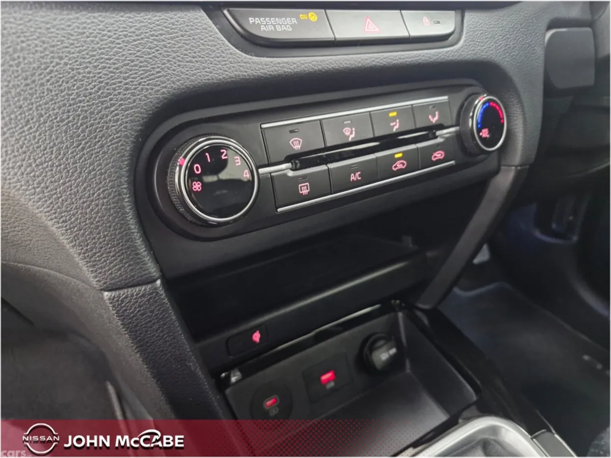 Kia Ceed Hatchback, Petrol, 2024, Orange