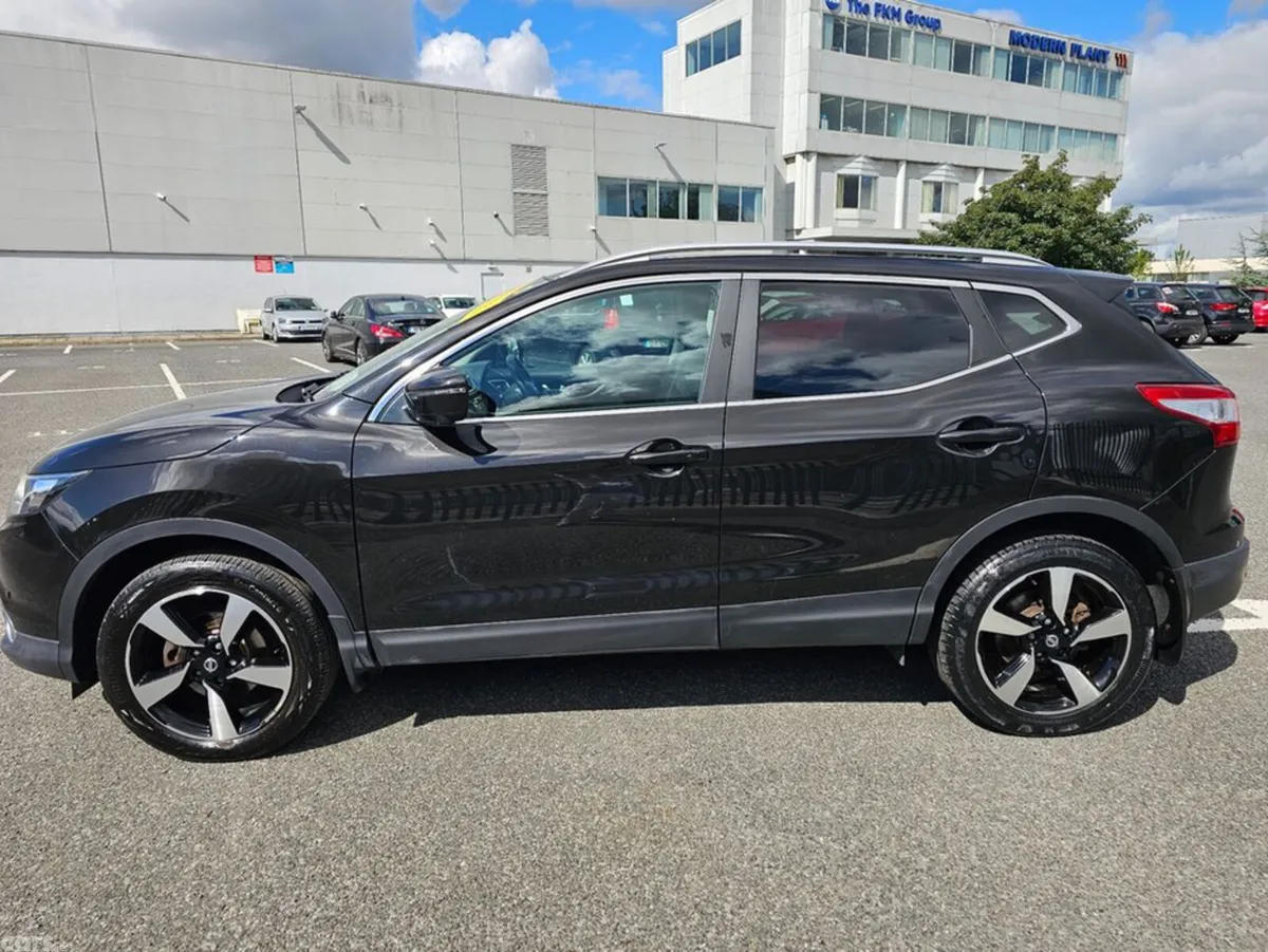 Nissan Qashqai MPV, Petrol, 2017, Black