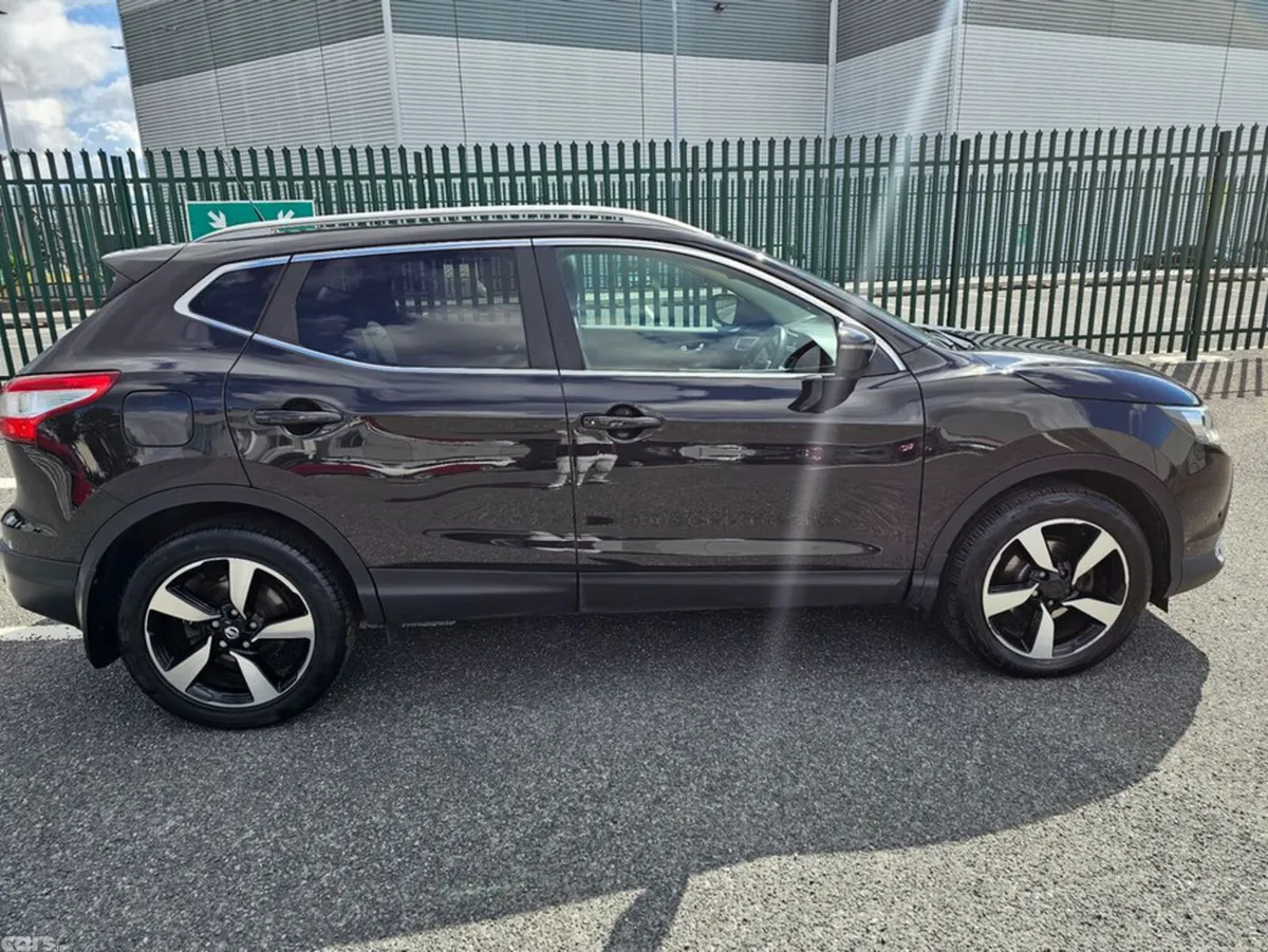 Nissan Qashqai MPV, Petrol, 2017, Black