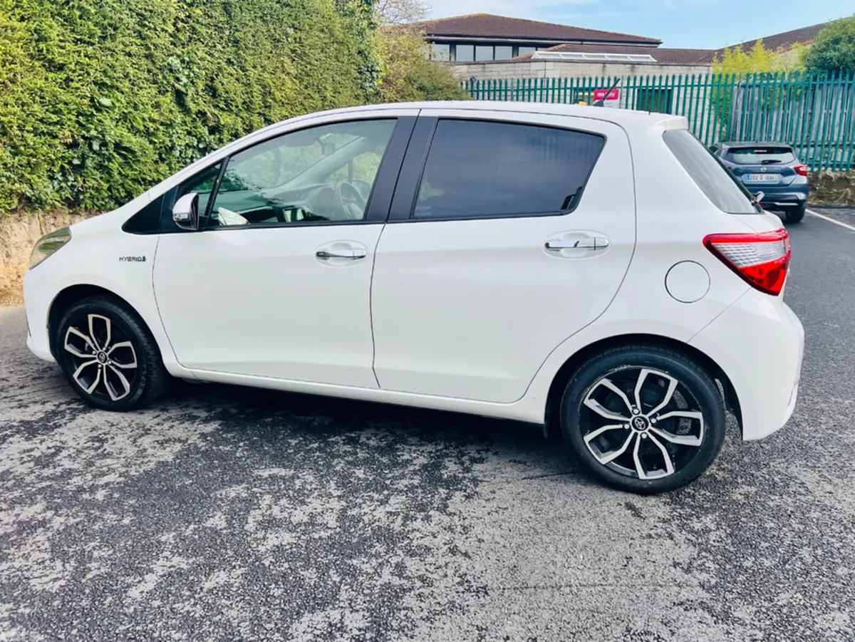 Toyota Vitz Hatchback, Petrol Hybrid, 2019, White