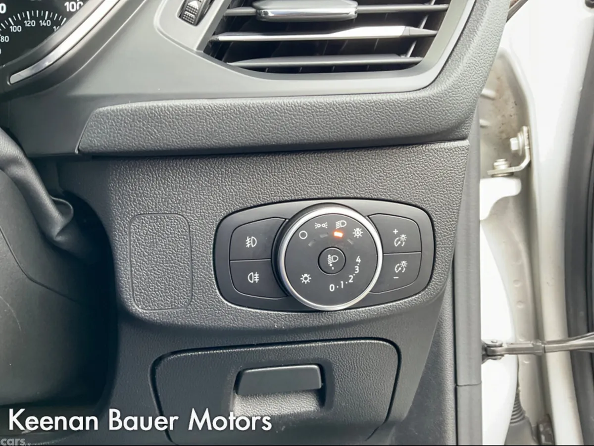 Ford Focus Hatchback, Diesel, 2019, Silver
