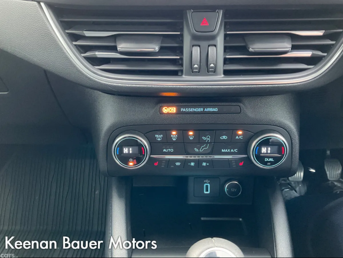Ford Focus Hatchback, Diesel, 2019, Silver