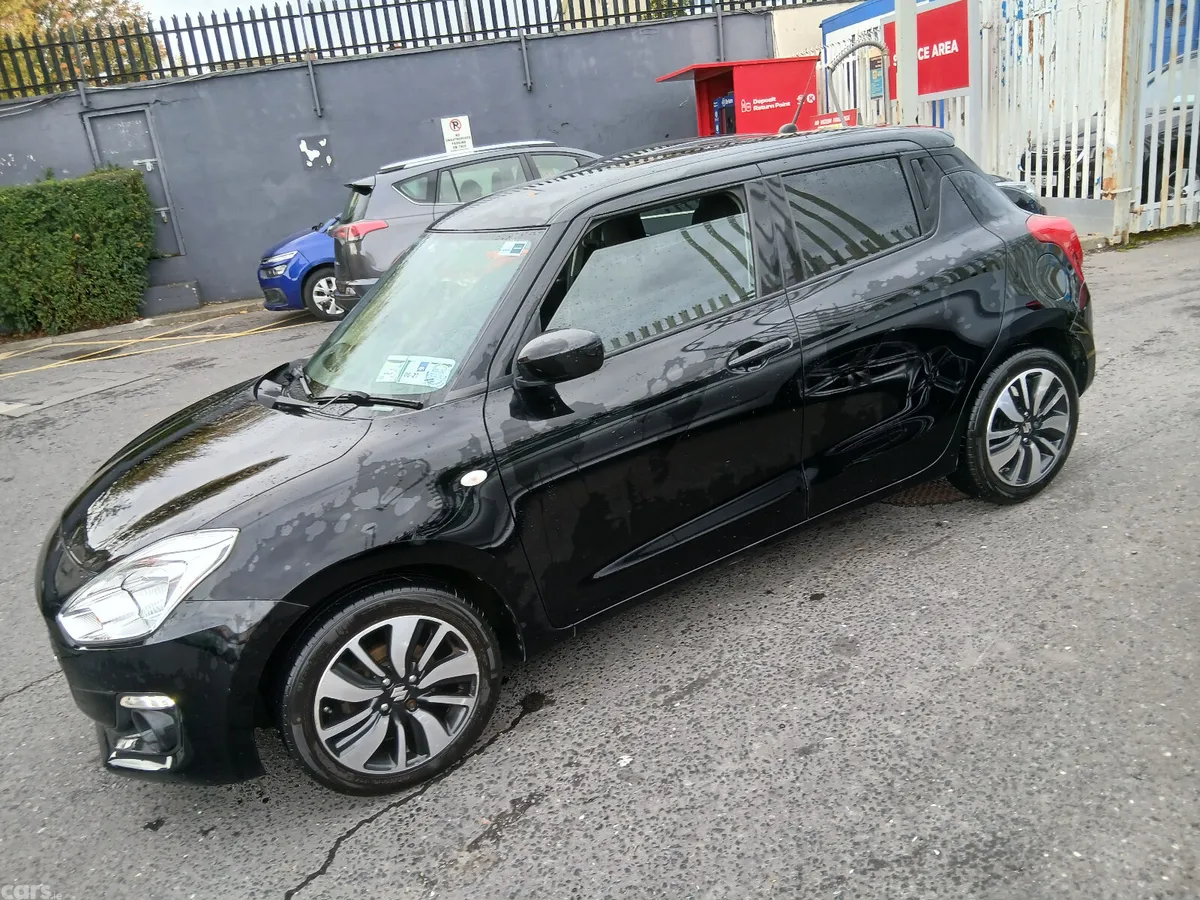 Suzuki Swift Hatchback, Petrol, 2020, Black