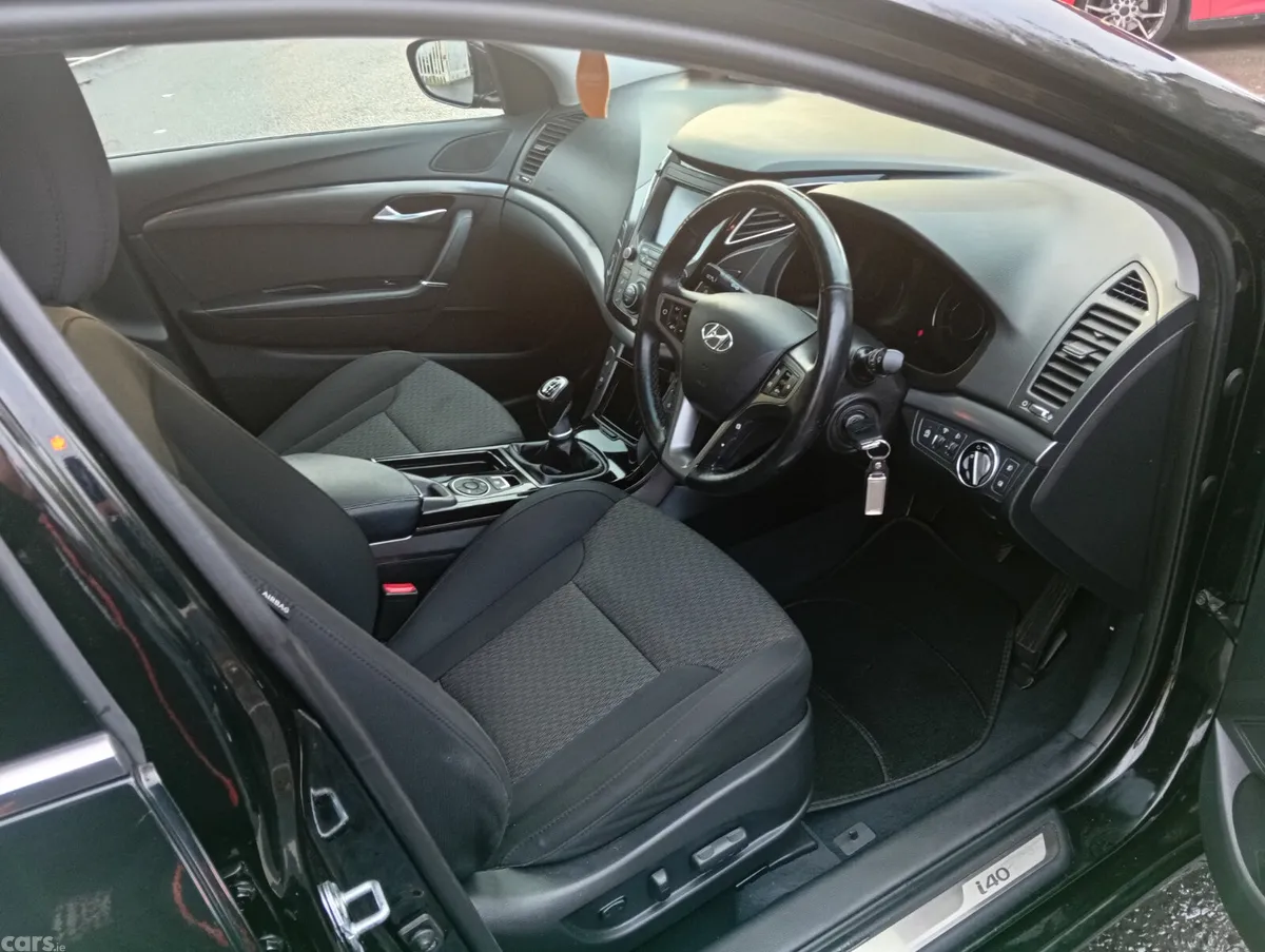 Hyundai i40 Saloon, Diesel, 2018, Black