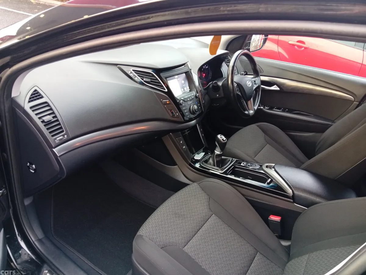 Hyundai i40 Saloon, Diesel, 2018, Black