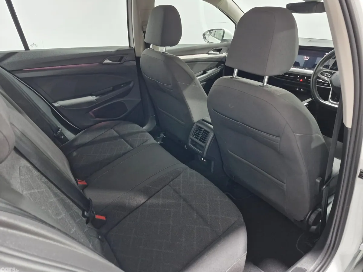 Volkswagen Golf Estate, Diesel, 2022, White
